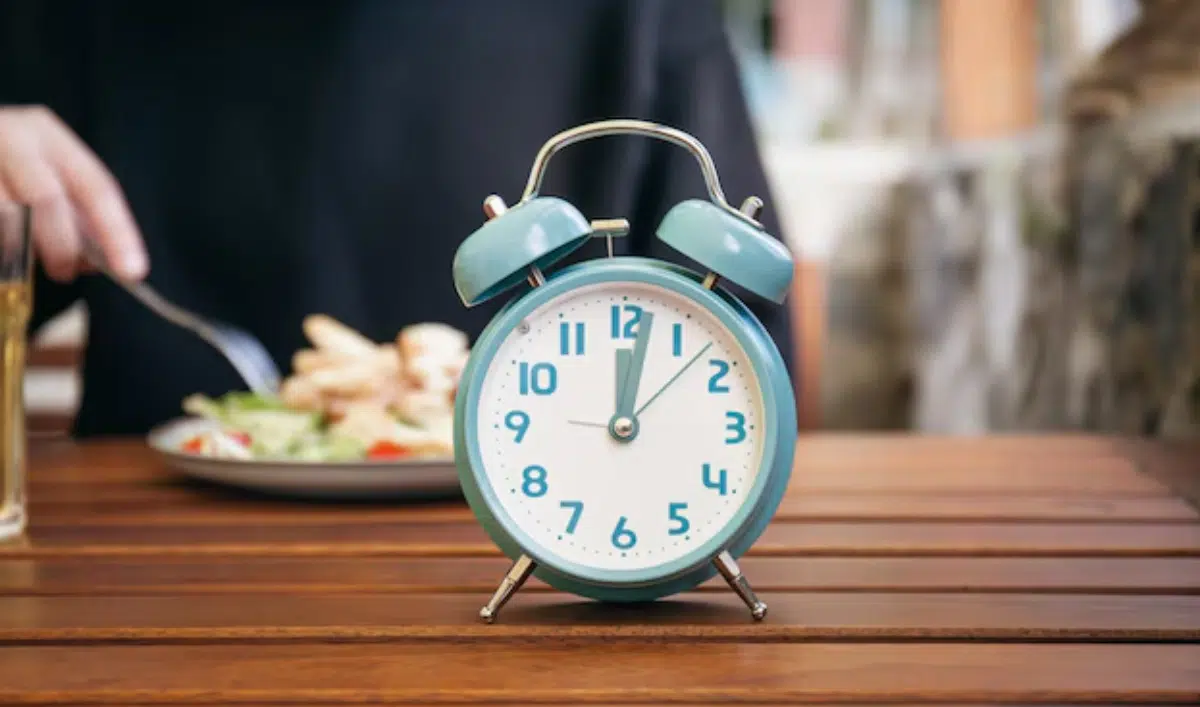 Intervalo picado? Justiça aprova 45 min de almoço + 15 min de cafezinho