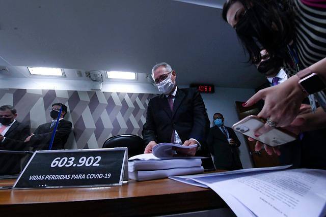 O relator Renan Calheiros na CPI da Covid, momentos antes de iniciar a leitura do seu parecer