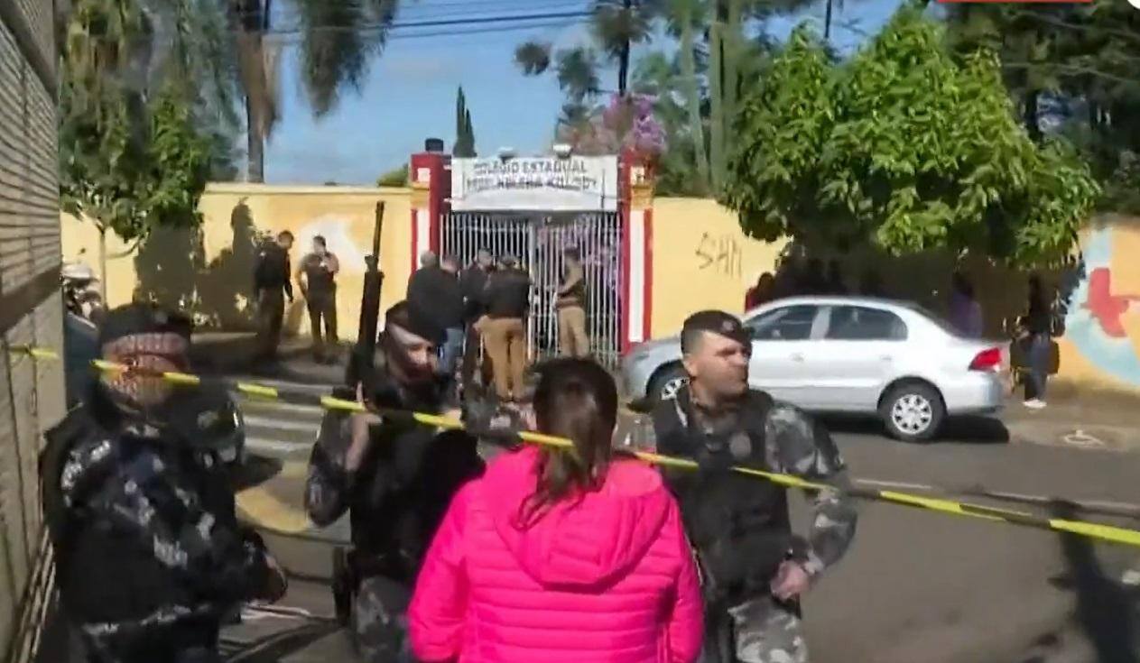 Fachada da escola onde houve um ataque a tiros, em Cambé, no interior do Paraná