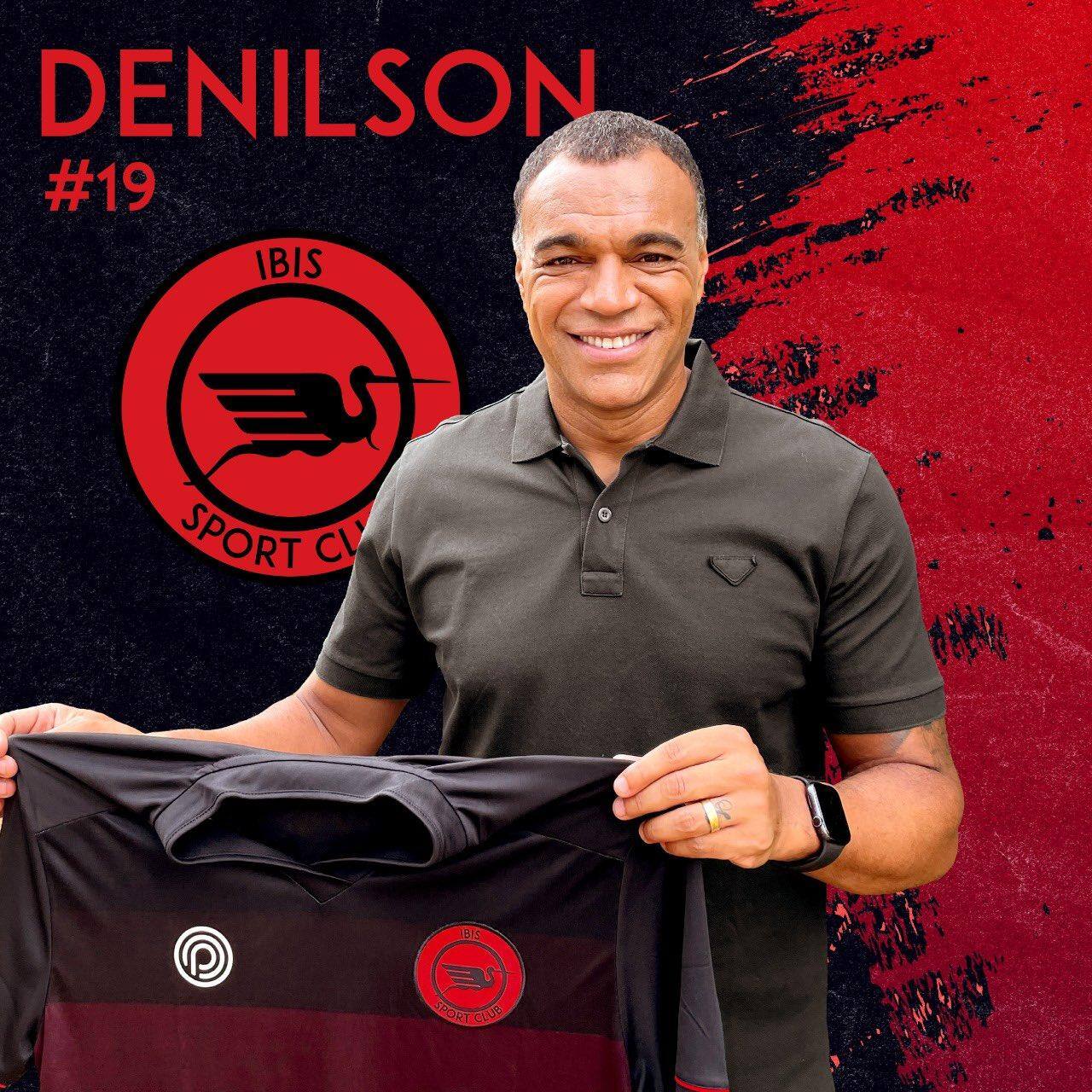 Denilson interrompeu a aposentadoria de doze anos para vestir a camisa do Íbis