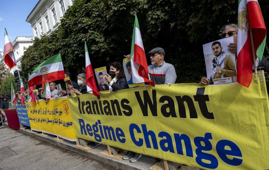 Iranianos pediram mudanças em protesto na Áustria