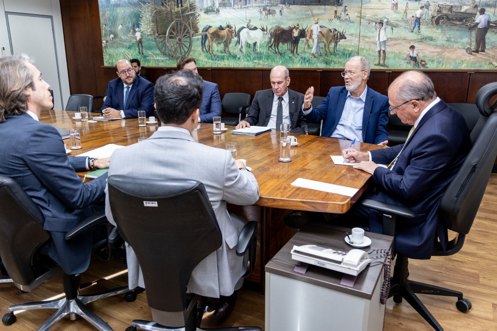 Geraldo Alckmin se reuniu com Raul Jungmann, diretor-presidente, e Fernando Azevedo, vice-presidente do Ibram 