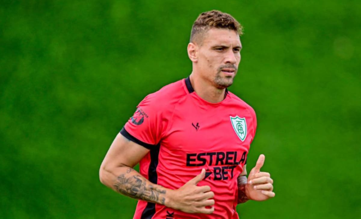 Moisés não jogou na estreia do América por conta de uma lesão muscular na coxa direita