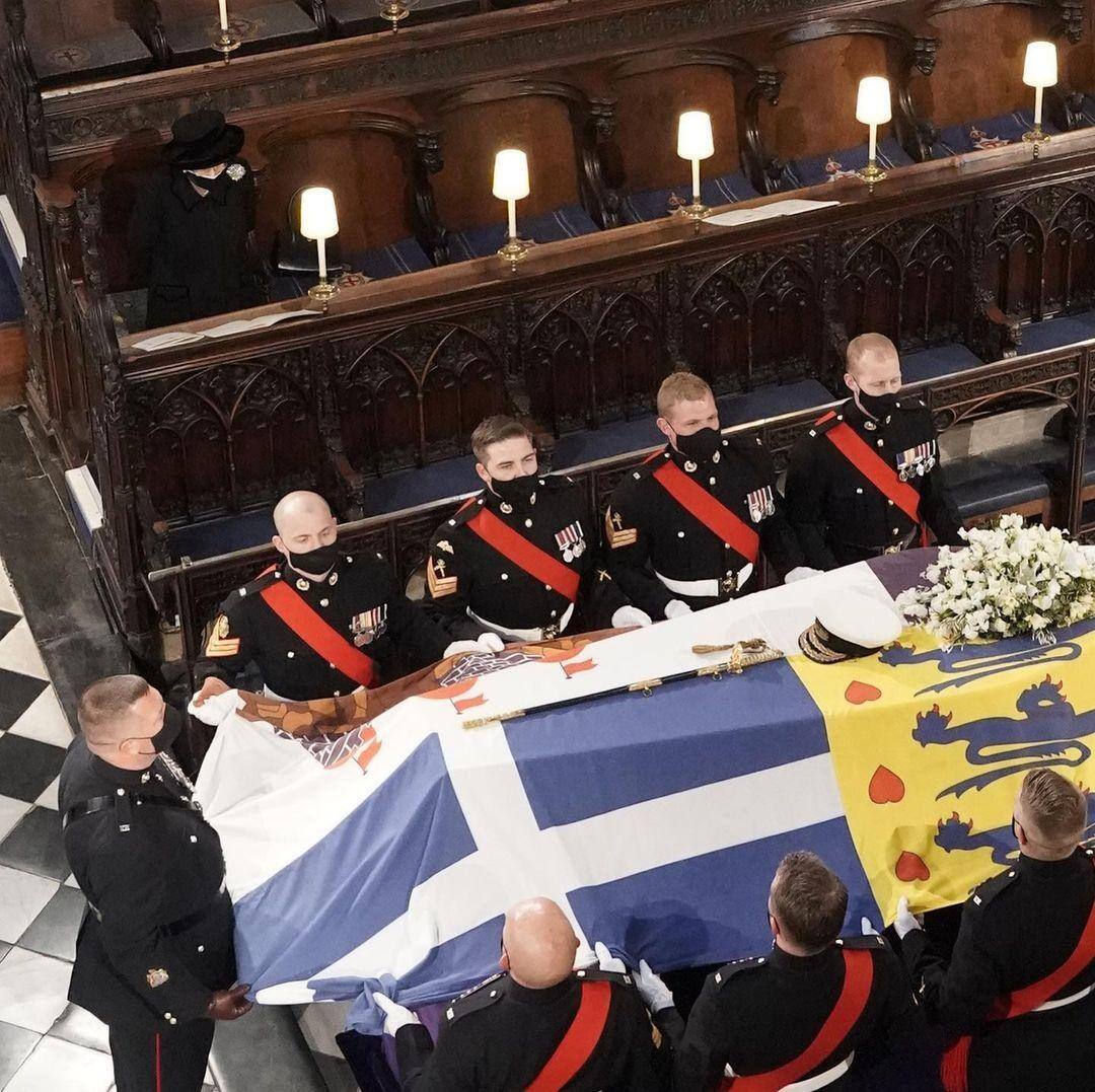 Caixão do príncipe Phillip foi enterrado no jazigo real da Capela de São Jorge em Windsor, residência real a 50 km de Londres