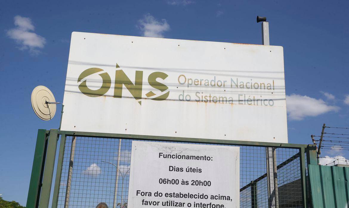 O ONS é o órgão responsável pela coordenação e controle da operação das instalações de geração e transmissão de energia elétrica