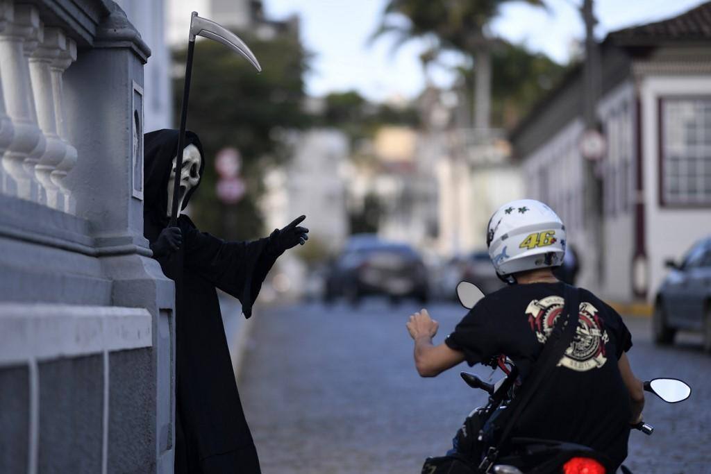 "Morte" orienta moradores de Formiga