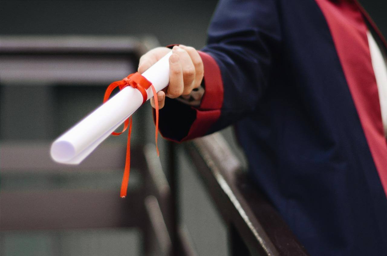 Vai começar a faculdade em 2023? Veja a média de preço de 12 cursos em BH