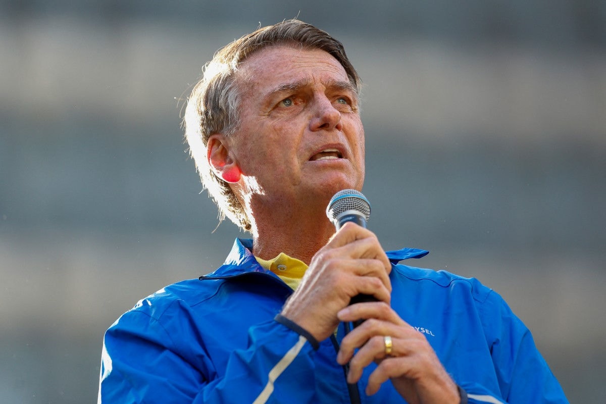 O ex-presidente Jair Bolsonaro discursa para apoiadores na avenida Paulista, em São Paulo