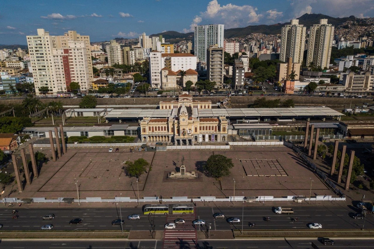 Praça da Estação vem passando por uma revitalização completa que deverá se estender pelo menos até o segundo semestre de 2024