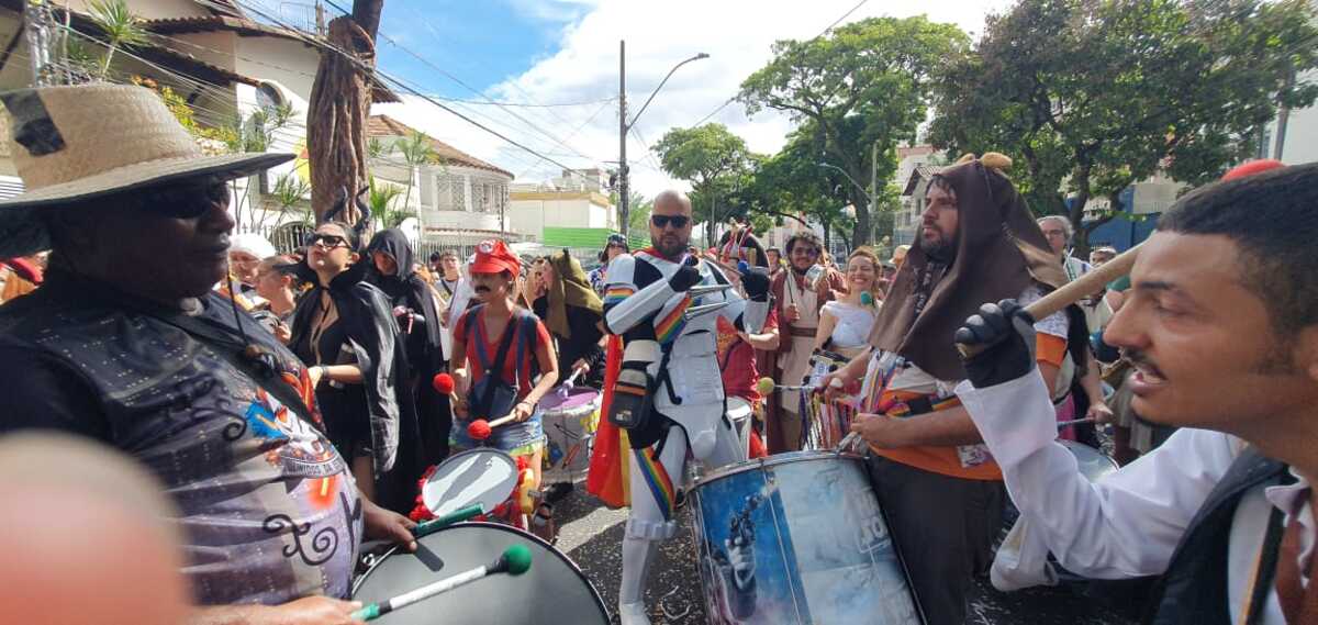 Folião curte bloco Unidos do Estrela da Morte, no Carnaval de Belo Horizonte