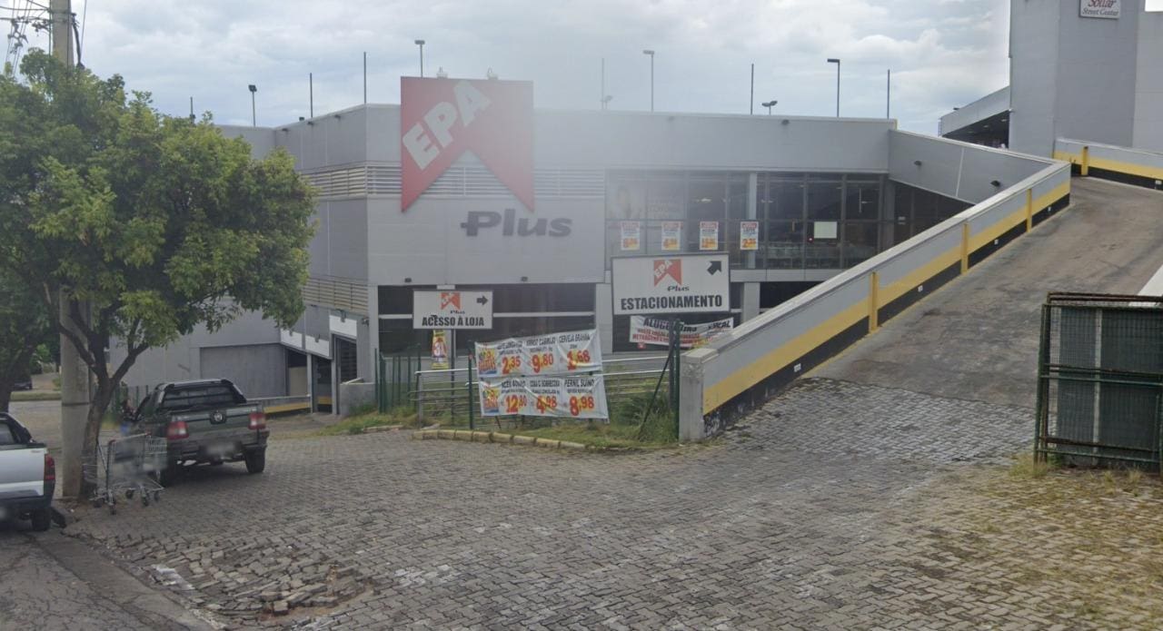 Supermercado EPA no bairro Tirol
