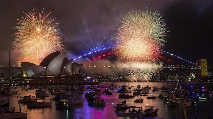 Fogos de artifício celebram o Ano Novo em Sydney, capital australiana