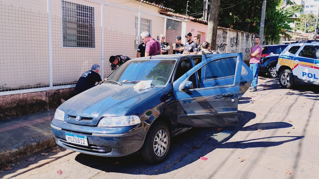 Homem de 32 anos foi encontrado morto dentro de um Fiat Palio na manhã de segunda (23), na região de Venda Nova