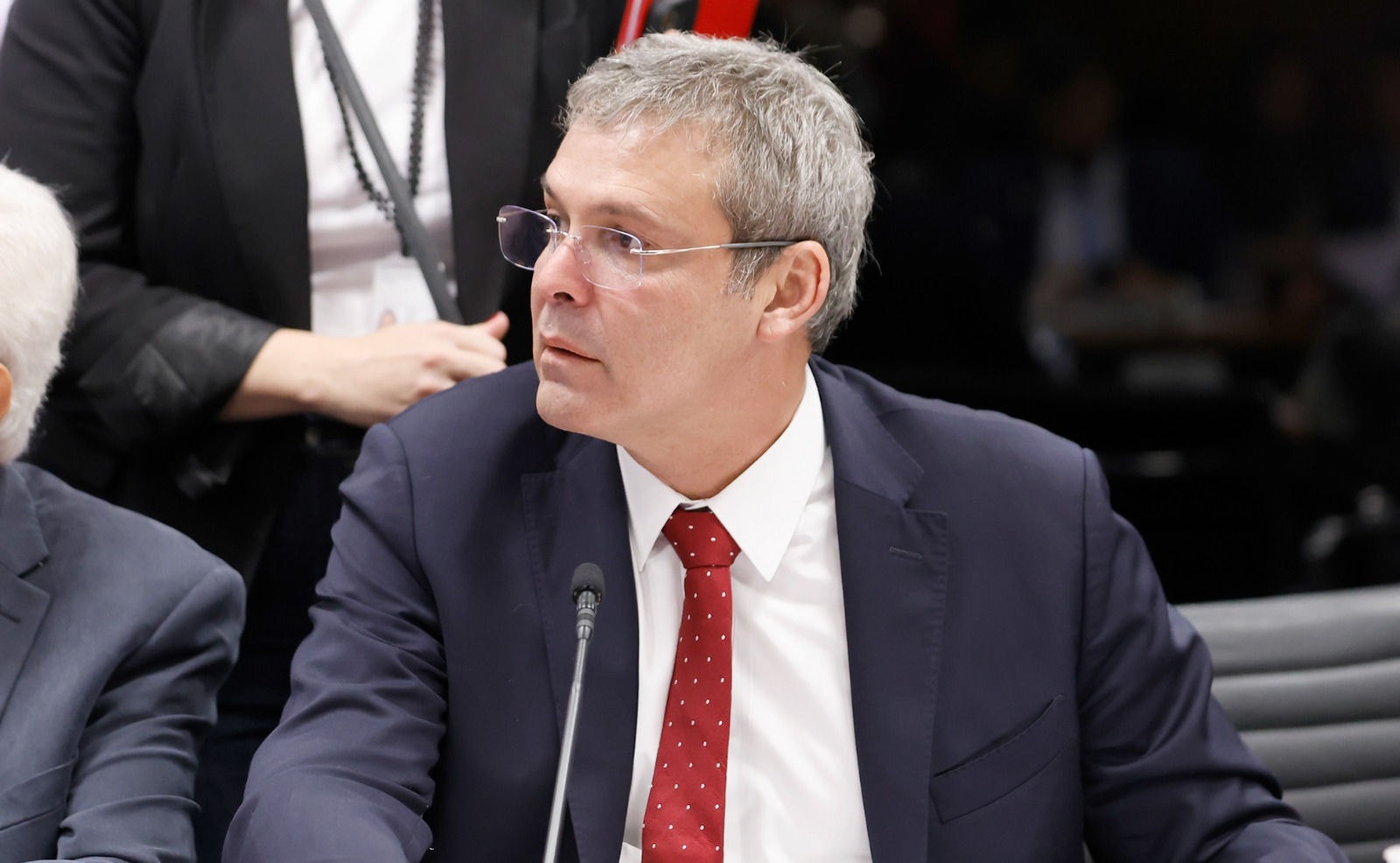 Líder da bancada do PT na Câmara, Lindbergh Farias (RJ) criticou a decisão do Copom de elevar a Selic para 15%