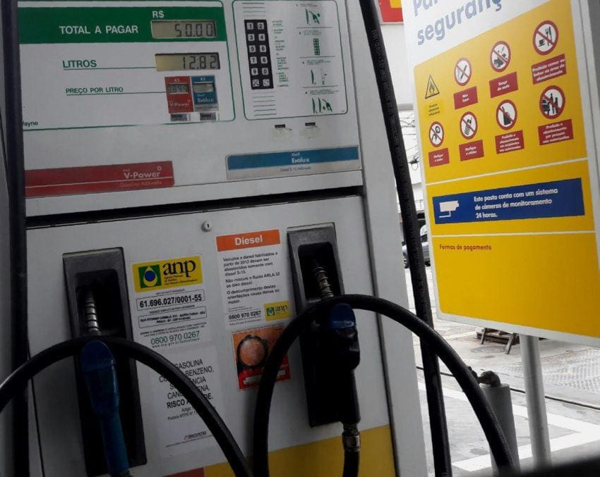 O preço do diesel nos postos brasileiros bateu novo recorde