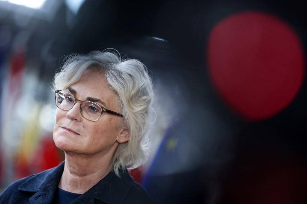A ministra da Defesa da Alemanha, Christine Lambrecht, decidiu renunciar ao cargo