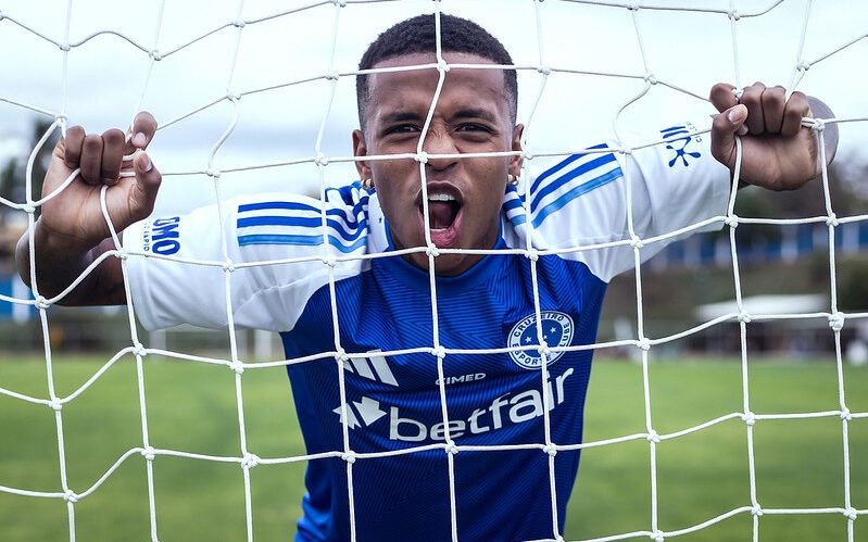 Keny Arroyo espera disputar a Copa do Mundo de 2026 pelo Equador (Foto: Gustavo Aleixo/Cruzeiro)