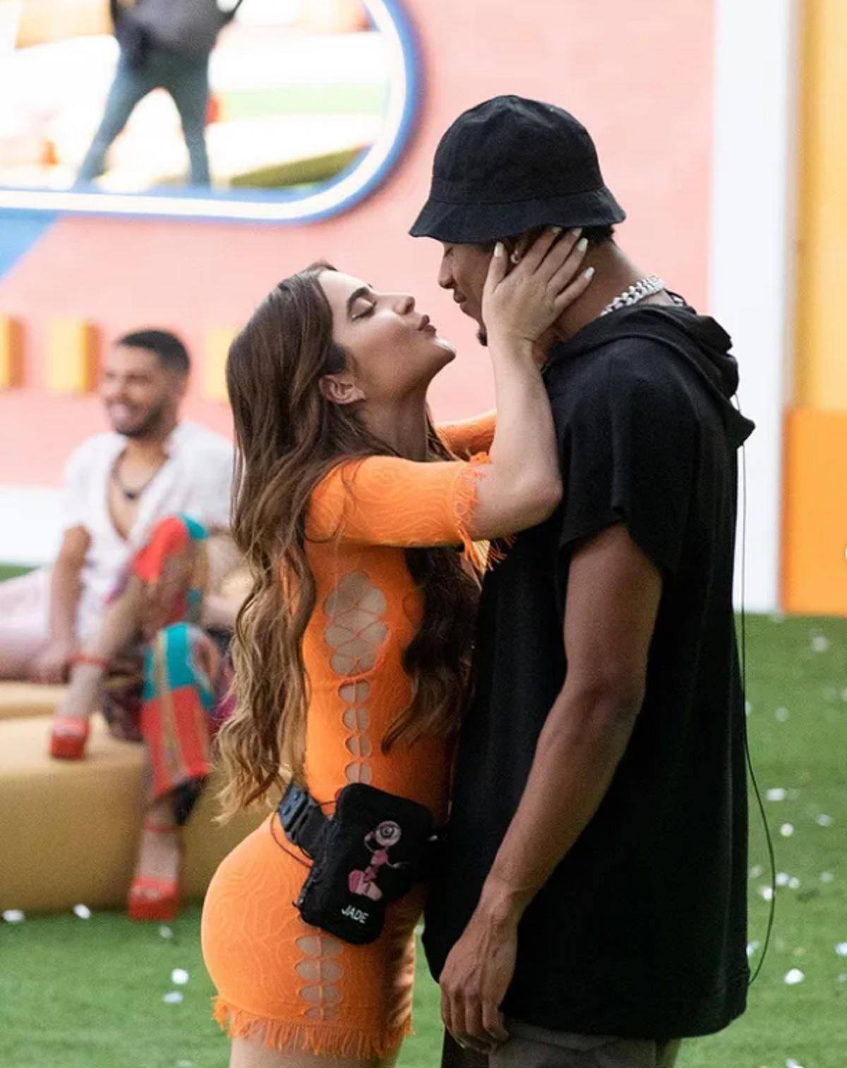 Jade Picon e Paulo André durante o reencontro dos participantes do 'BBB 22'