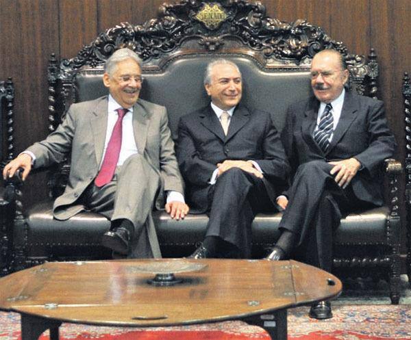 Fernando Henrique foi recebido por Michel Temer e José Sarney