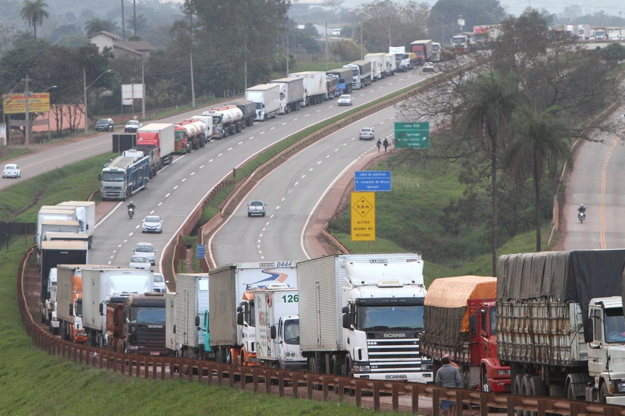 No ano passado, caminhoneiros de todo o país paralisaram suas atividades por dez dias