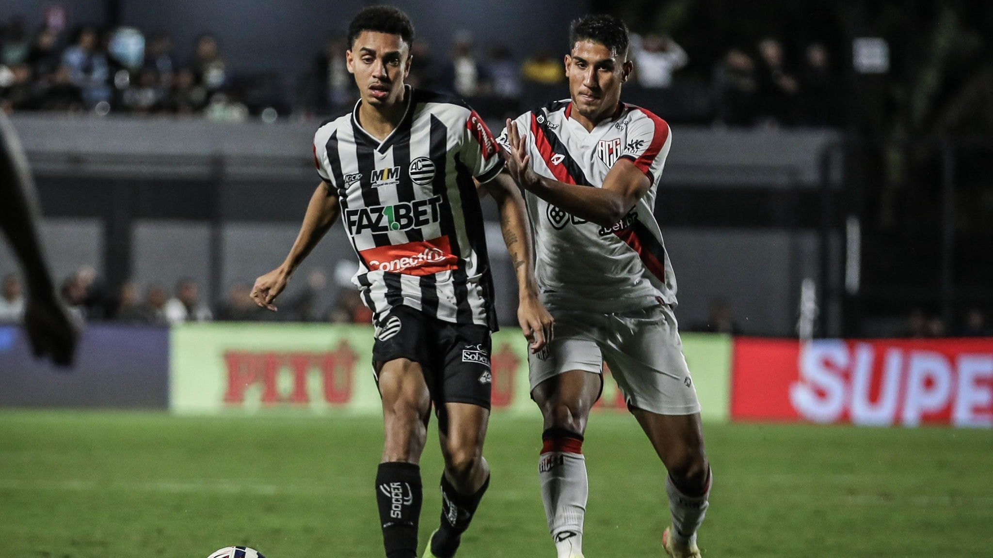 CRB e Athletic se enfrentam no Estádio Rei Pelé