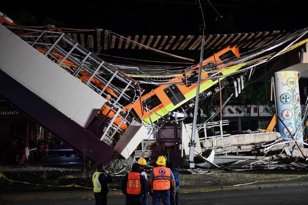 Viaduto do metrô desaba, derruba trem e deixa ao menos 23 mortos no México