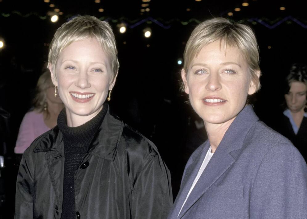 Anne Heche e Ellen DeGeneres em 1998