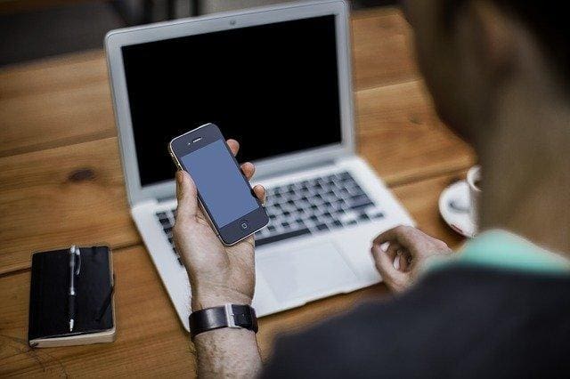 celular smartphone notebook