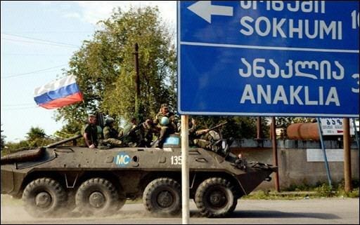 Tropas russas circulam por Zugdidi na Geórgia