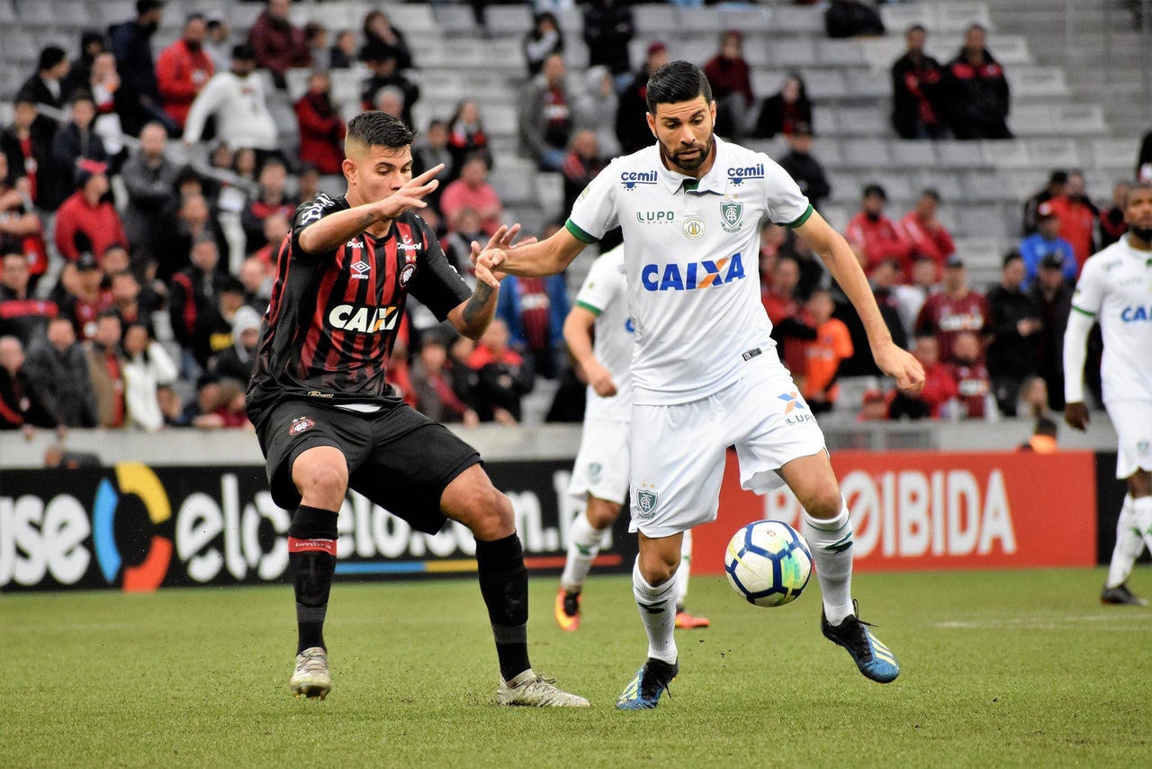 Coelho é goleado pelo Furacão e segue perto da zona de rebaixamento