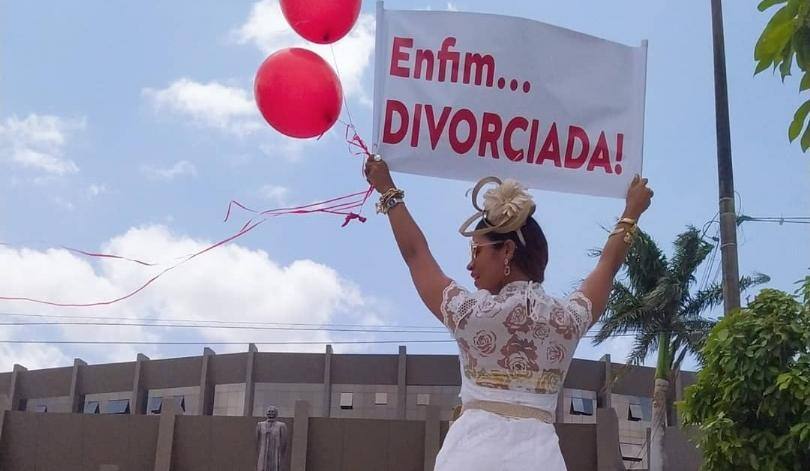 Acabou! Carol Dourado, 29, viralizou na web após publicar ensaio fotográfico do dia de ser divórcio