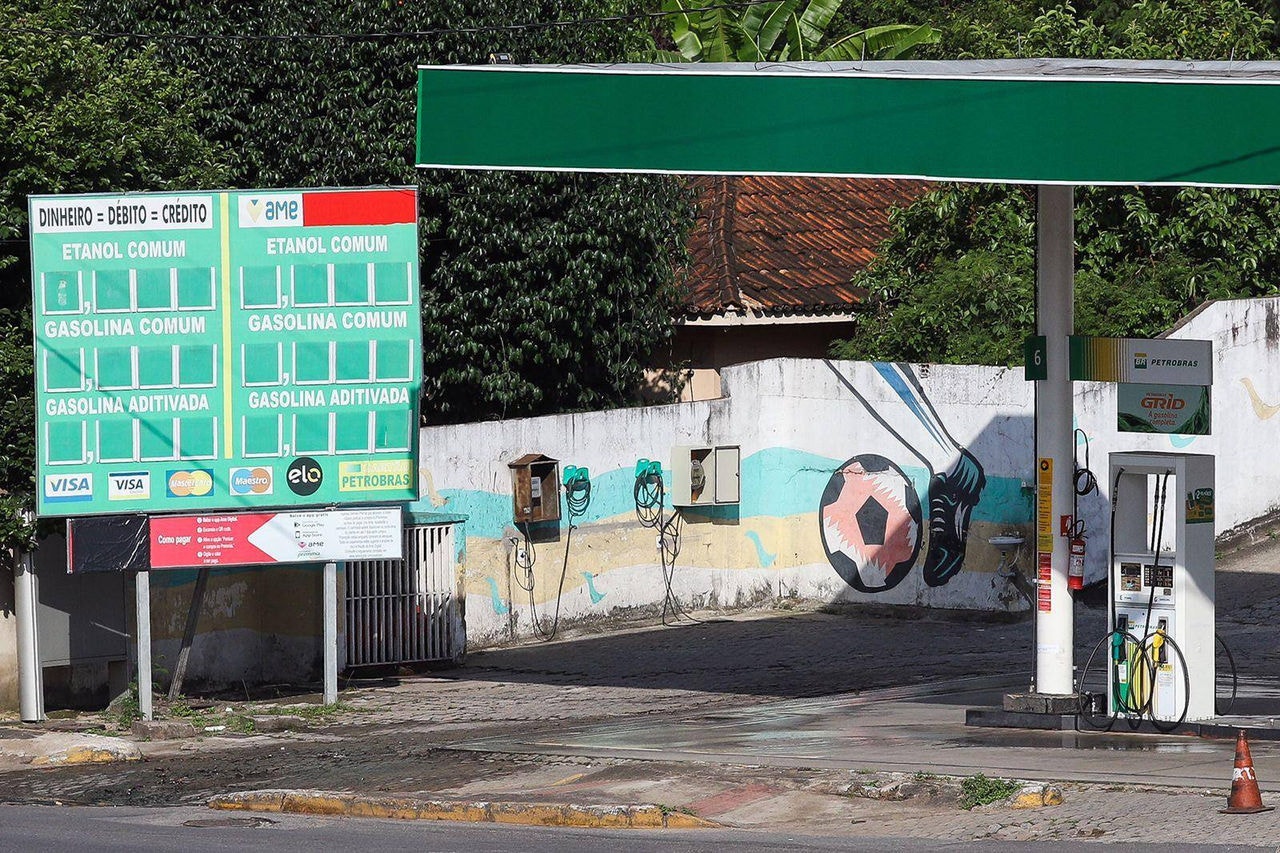 Posto de gasolina vazio em BH
