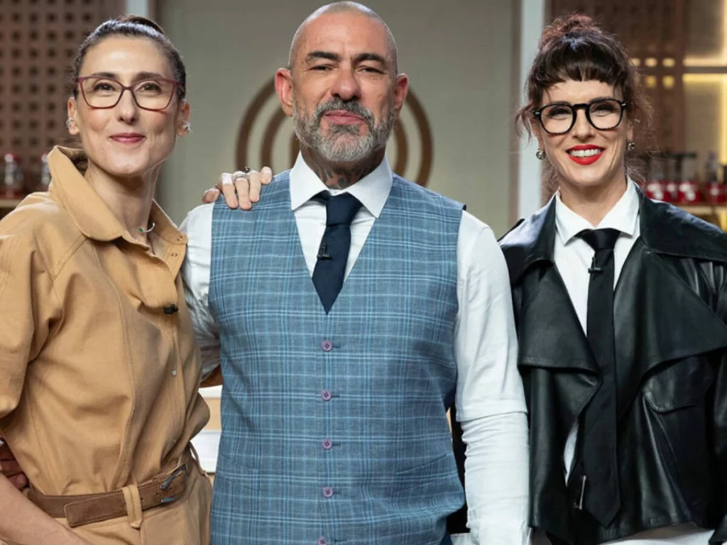 Paola Carosella posa com Henrique Fogaça e Helena Rizzo