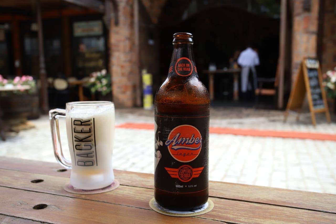 novo rótulo da cerveja Capitão Senra, da Backer