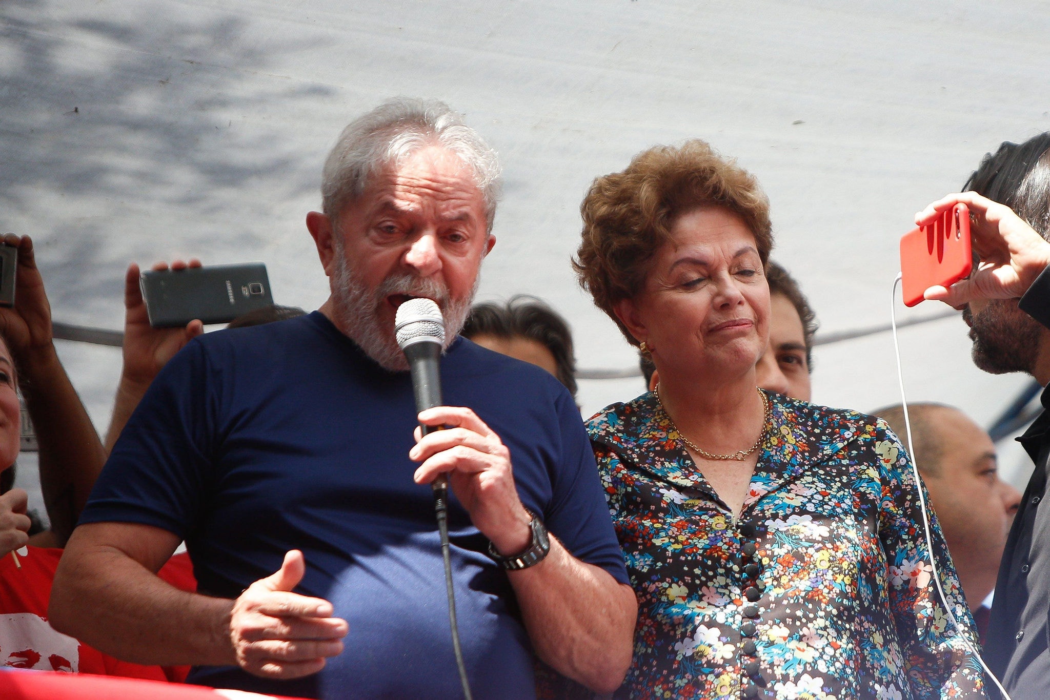 Ex-presidentes Lula e Dilma lado a lado. Foto: Cristiane Mattos/ O Tempo