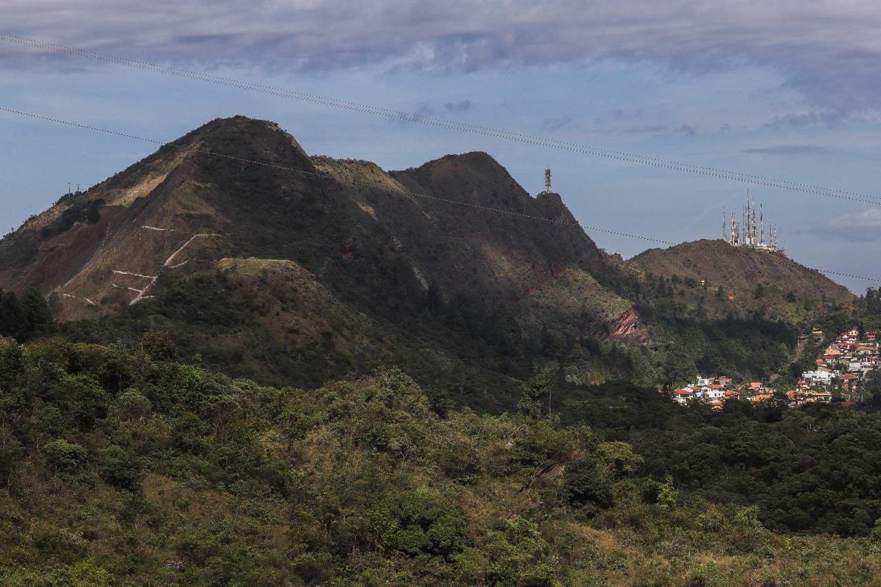 Serra do Curral é cartão-postal de Belo Horizonte