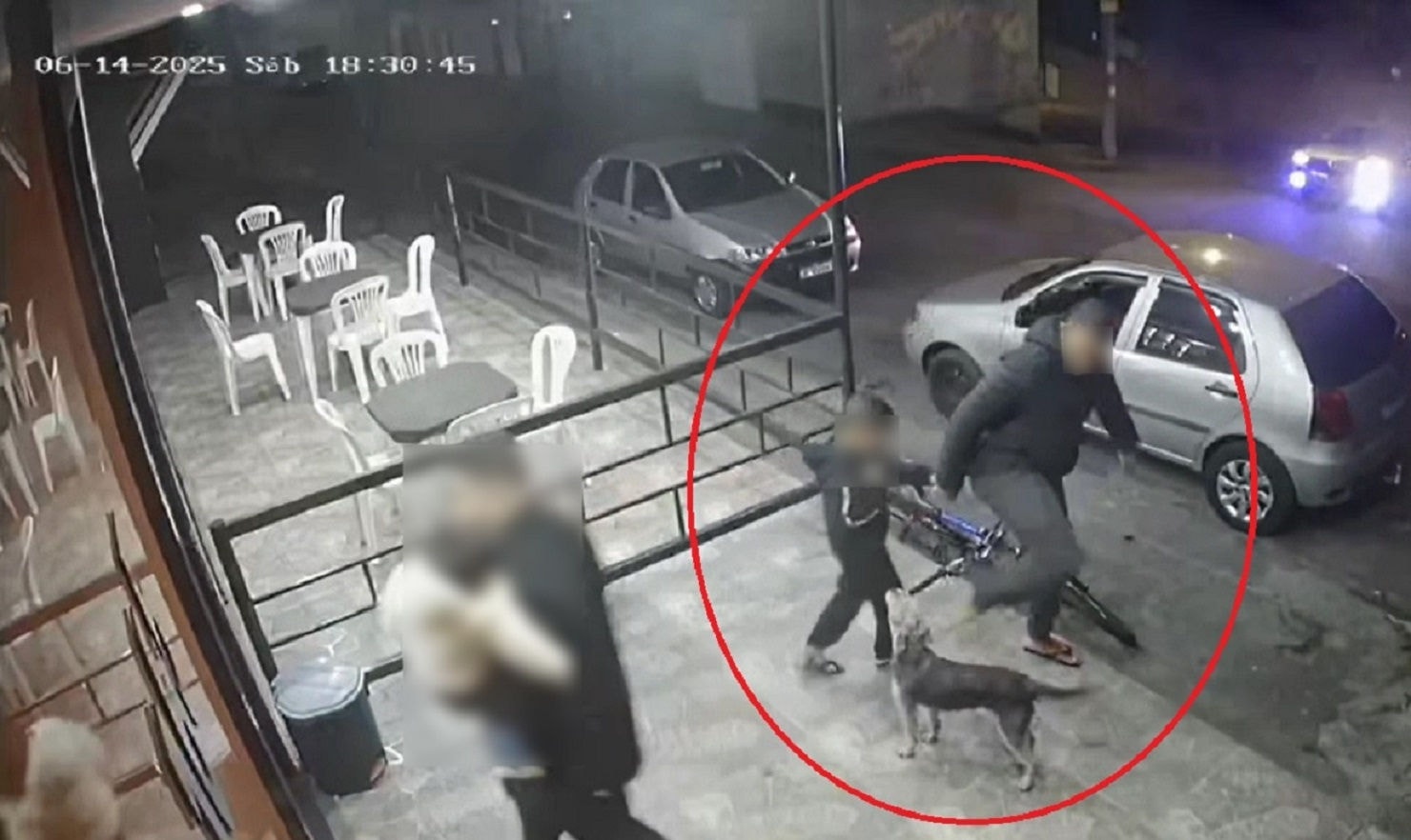 Vídeo flagrou o momento exato do chute dado pelo homem