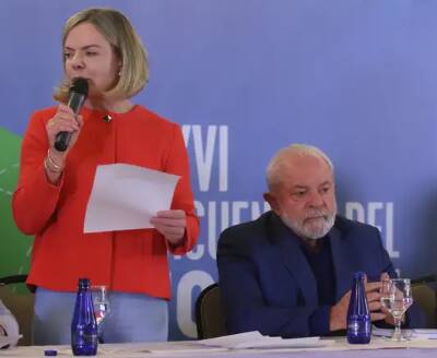 Na imagem, a presidente do Partido dos Trabalhadores (PT), Gleisi Hoffmann, e o presidente da República, Luiz Inácio Lula da Silva (PT)