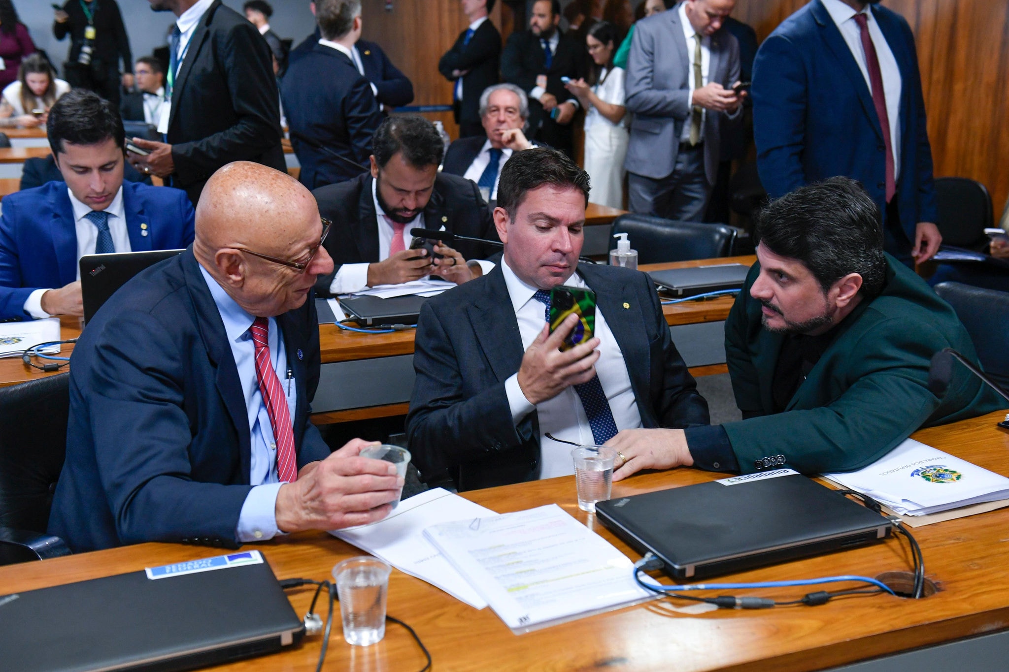Primeira sessão da CPMI do 8 de janeiro: Esperidião Amin (PP-SC), Delegado Ramagem (PL-RJ) e Marcos do Val (Podemos-ES)