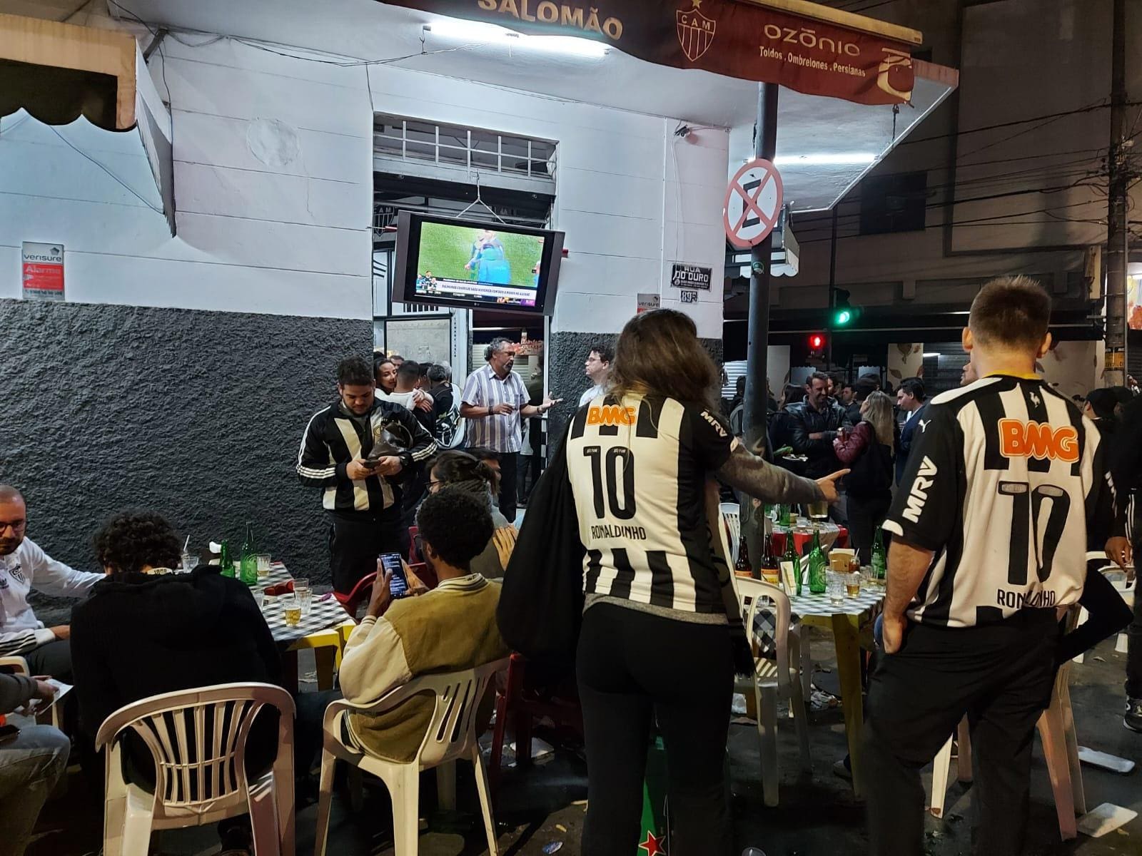 Bar do Salomão é um tradicional ponto de encontro de atleticanos