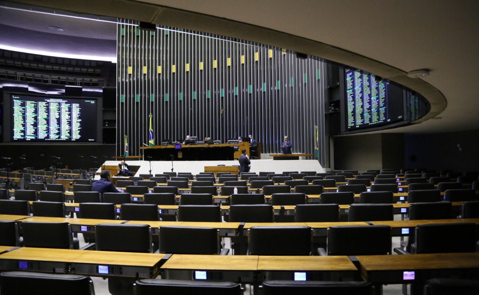 Congresso Nacional aprovou, nessa quarta-feira (25), o aumento do número de deputados; texto ainda precisa dar sanção do presidente Lula (PT) para começar a valer