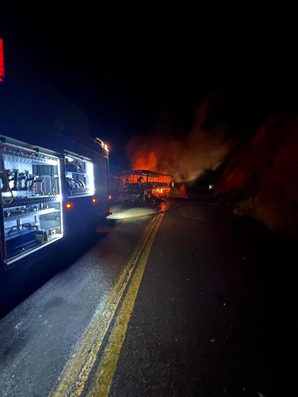 O Corpo de Bombeiros utilizou três mil litros de água para apagar o incêndio