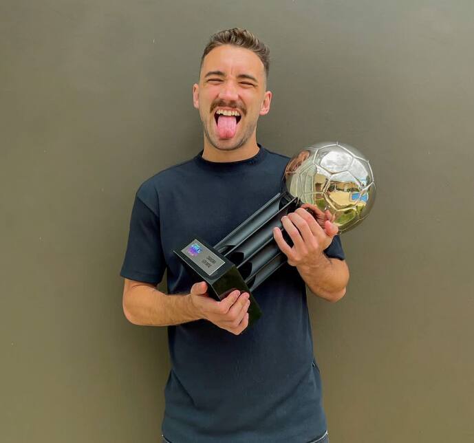 O zagueiro Léo Ortiz ganhou a Bola de Prata em 2021