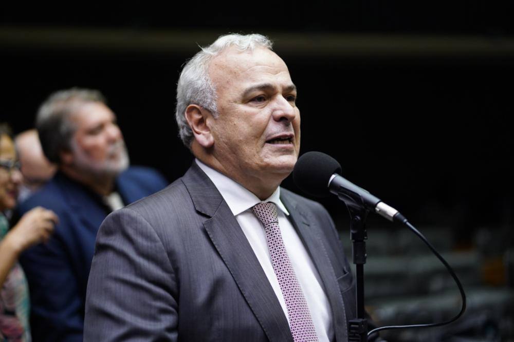 O ex-deputado federal Júlio Delgado (PV) está lotado no gabinete do presidente do Senado, Rodrigo Pacheco (PSD), desde o fim de abril