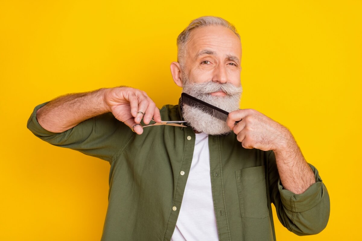 As barbas grisalhas precisam de cuidados constantes para permanecerem saudáveis
