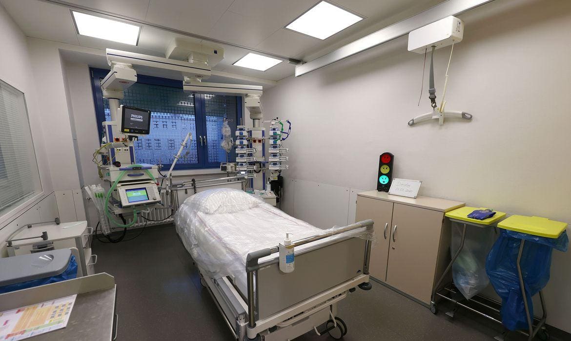 Leito de UTI para atender pacientes com a Covid-19