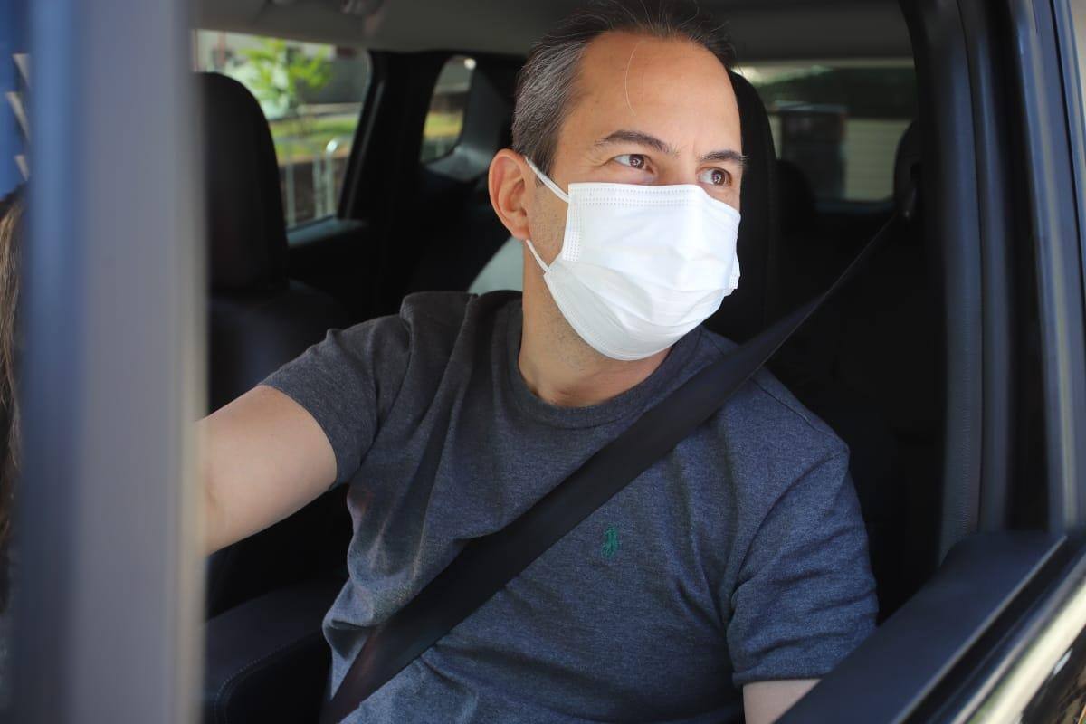 Escolha de vacinas Rodrigo Magalhães tem 49 anos e afirma que procurou receber a dose da vacina da Pfizer ou da Janssen