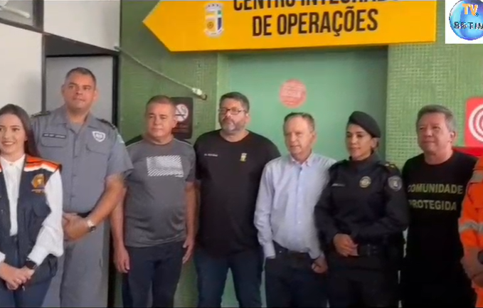 O COP atua nas 24 horas do dia, em todos os dias da semana, através do monitoramento em tempo real, feito por 66 câmeras “olho vivo” O COP atua nas 24 horas do dia, em todos os dias da semana, através do monitoramento em tempo real, feito por 66 câmeras “olho vivo”