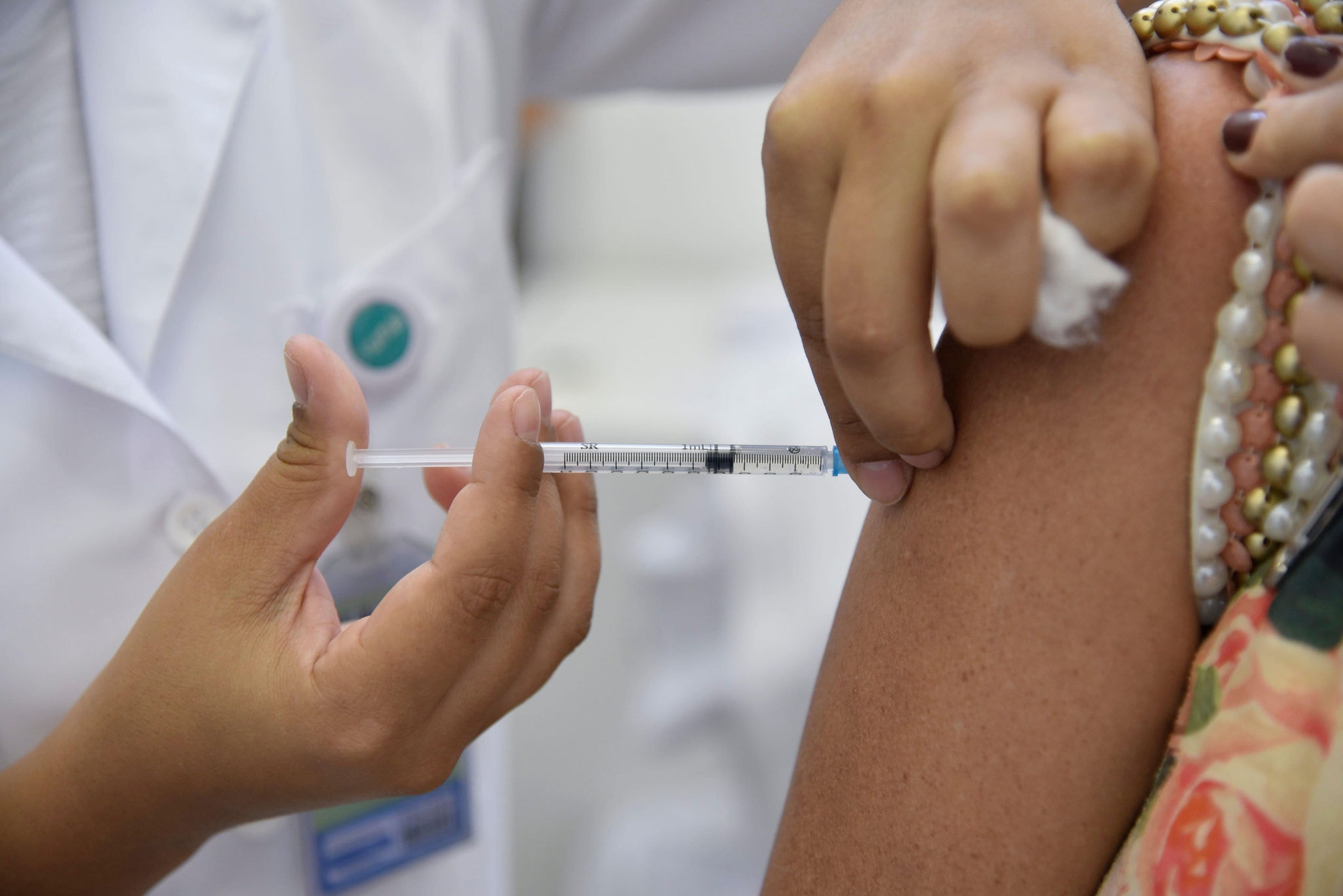 Vacina contra a gripe é aplicado em todas as pessoas acima dos 6 meses de idade