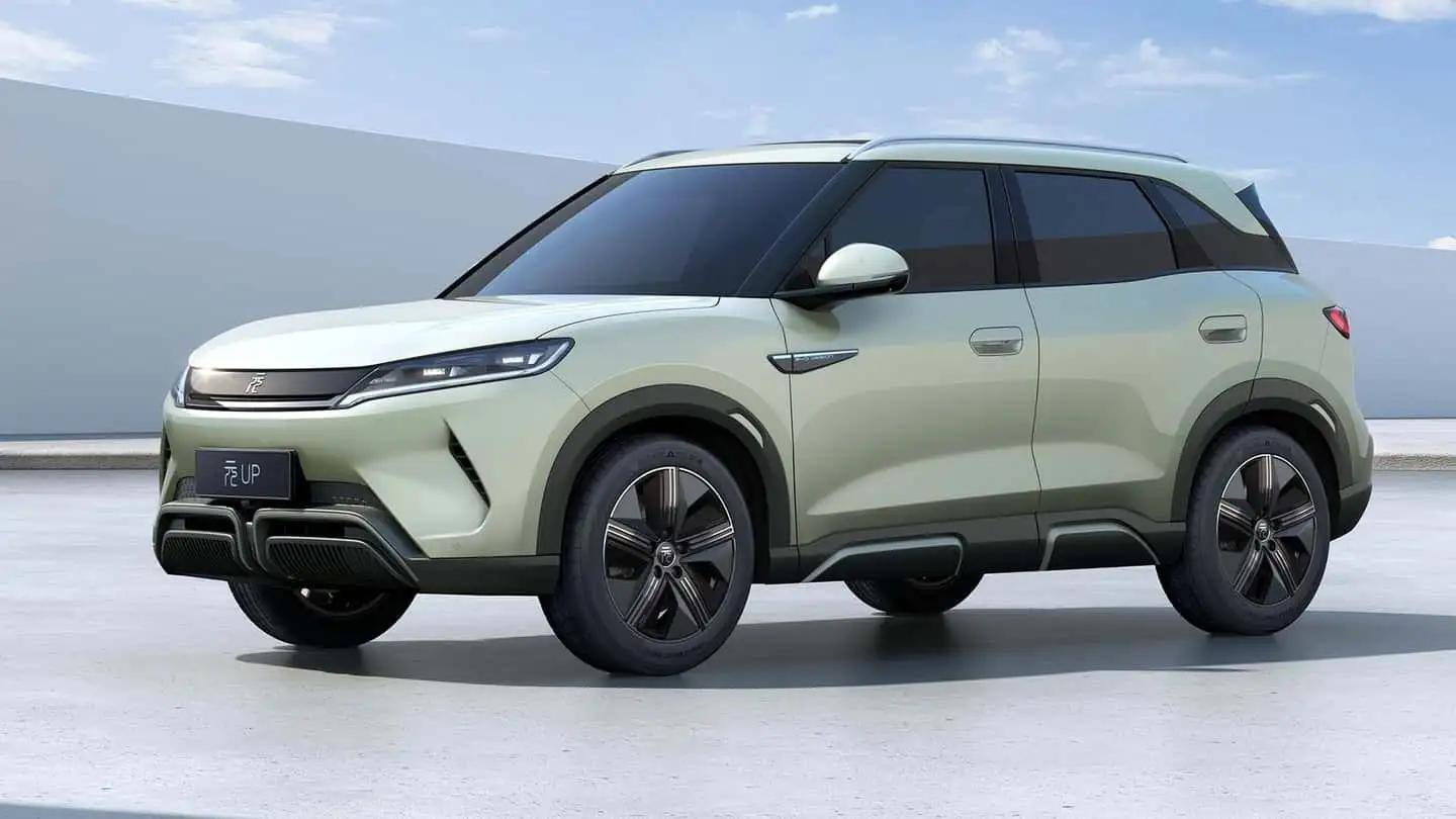 SUV BYD Yuan Up é primo do BYD Dolphin, e também será lançado no Brasil